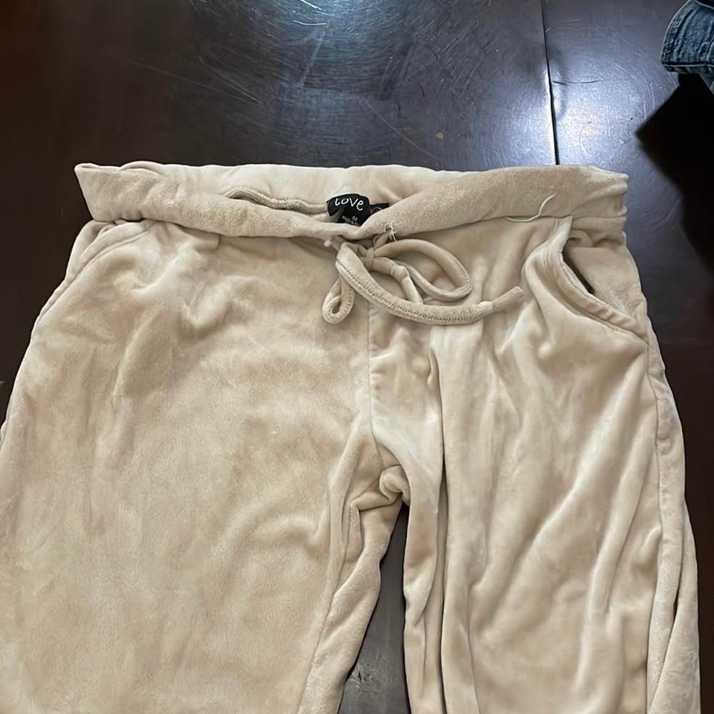i’m selling these fuzzy joggers
